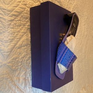 New condition. Stuart Weitzman print sandal.